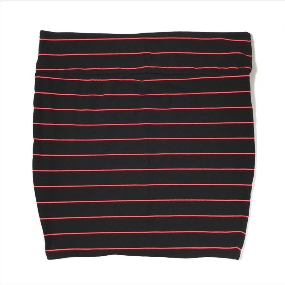 Torrid Pencil Stretch Skirt Size 4 (4X- 26/28)